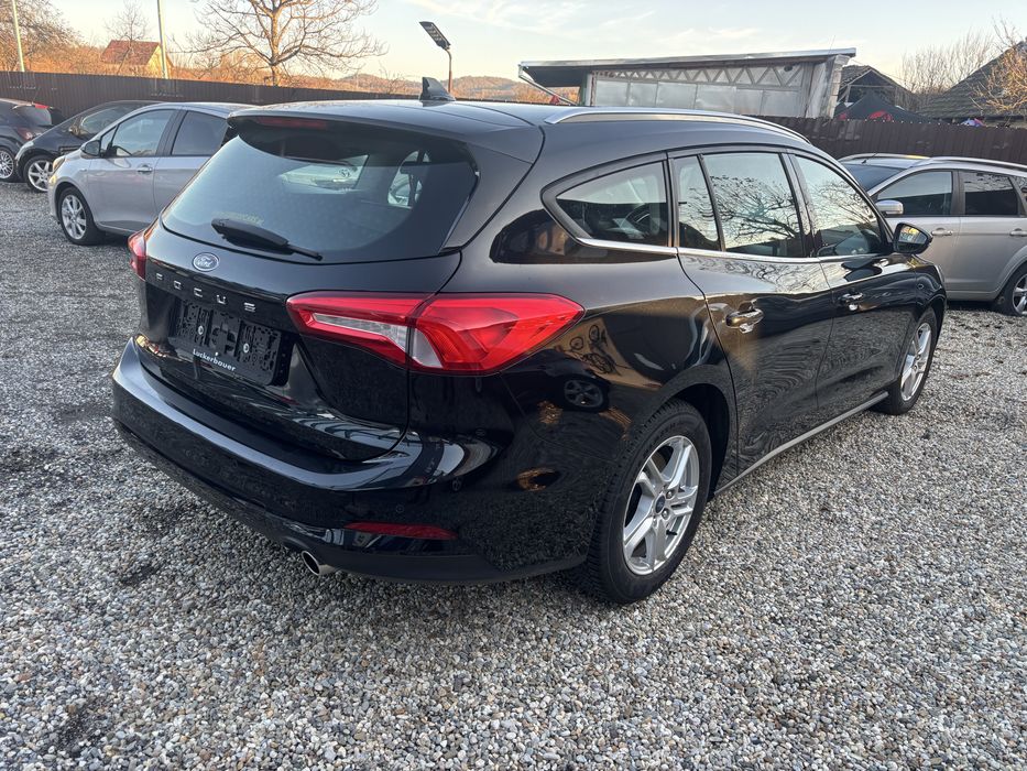 FORD Focus 2020 — imagine 3