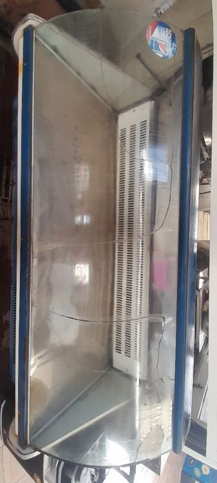 Холодильник витрина