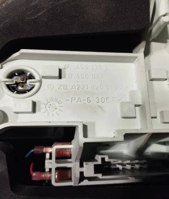 Lampa / Tripla stop stanga pe aripa Mercedes-Benz S-Class 2005