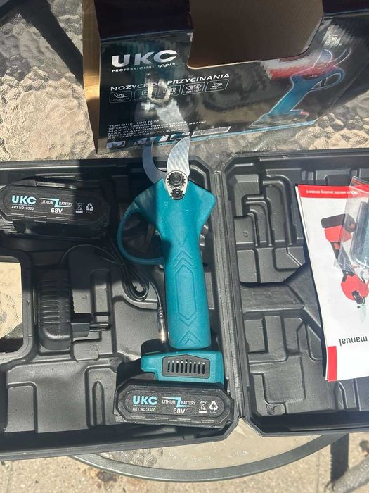 Акумулаторна ножица за клони UKC 8500 – 68V, 2 батерии