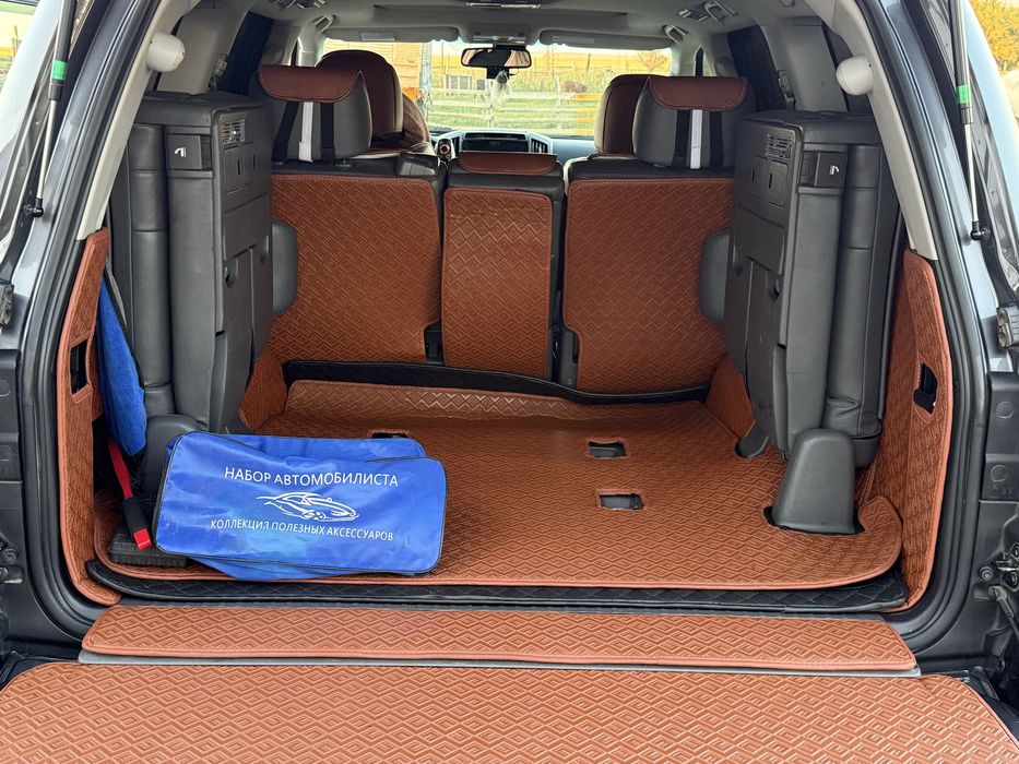 Toyoto land cruiser 200