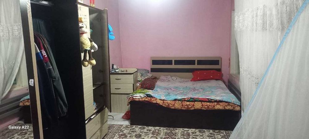 Uy sotiladi Yangiyol shahar 5 sotix