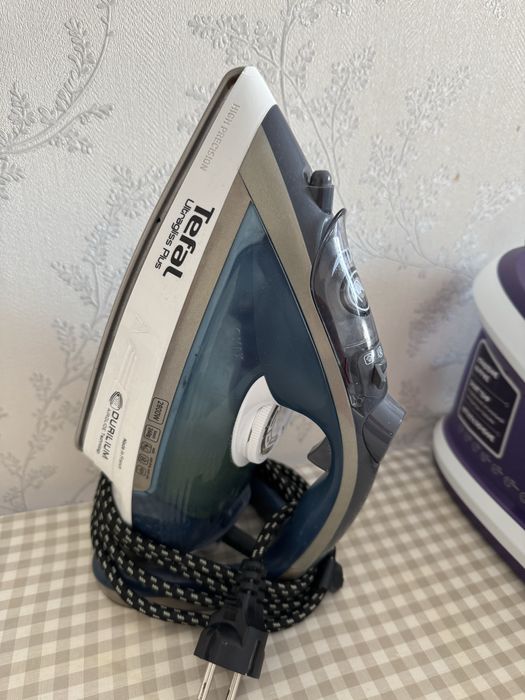 Утюг фирмы Тефаль