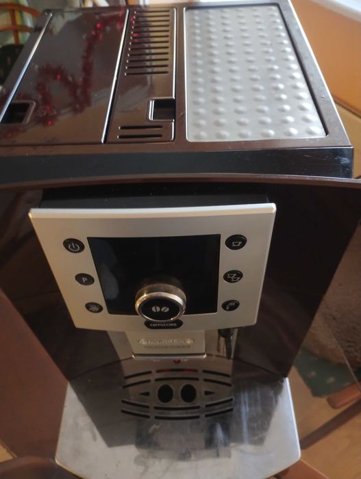 кафеавтомат Delonhi Perfekta ESAM 5550
