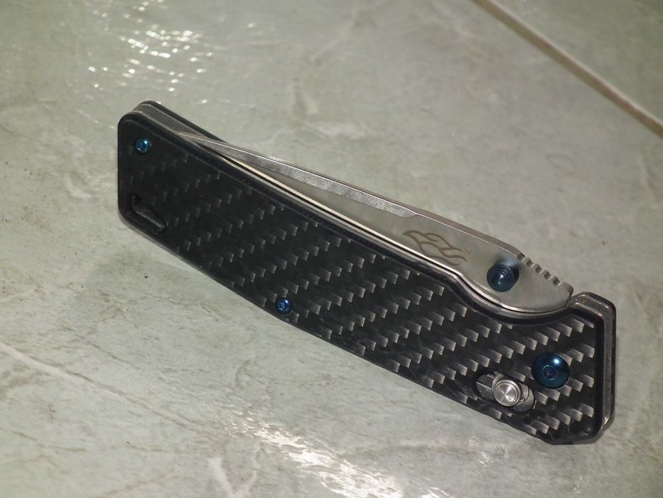 Briceag cutit Ganzo F 7601-CF nou, cutie, Carbon Fiber 440 C axis lock