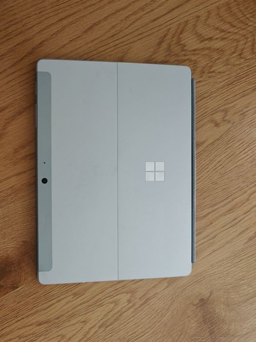 Microsoft Surface Go 3 + tastatura + mouse