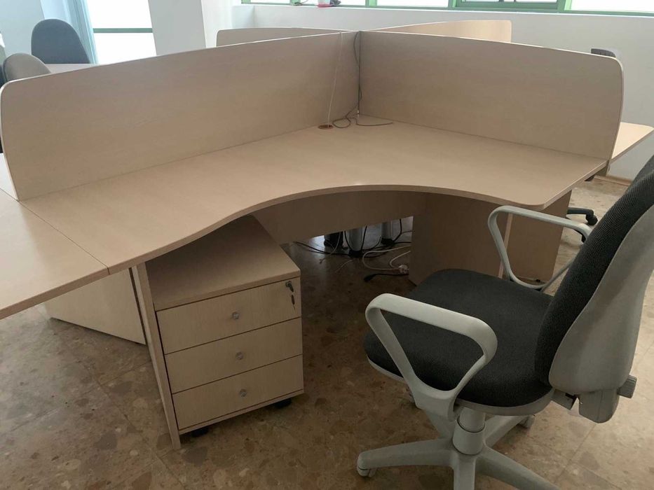 Големи офис бюра