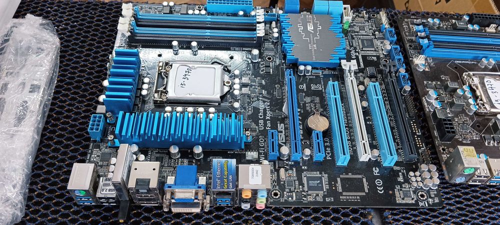 Материнская плата Z-77