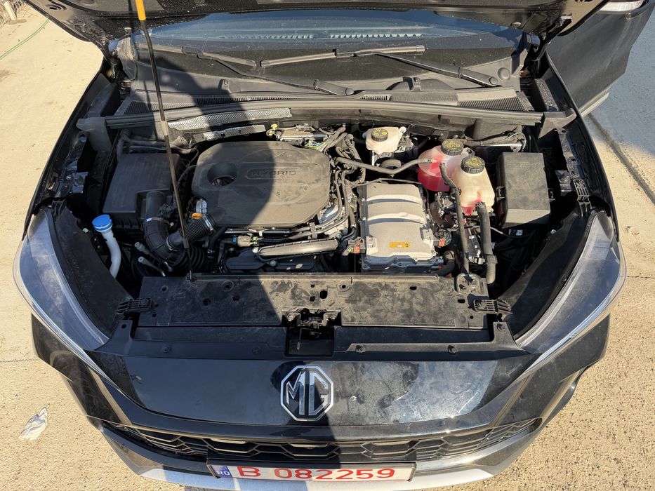 MG ZS 2025 1800 KM automat 1.5 HIBRID+ usor avariat / avariate