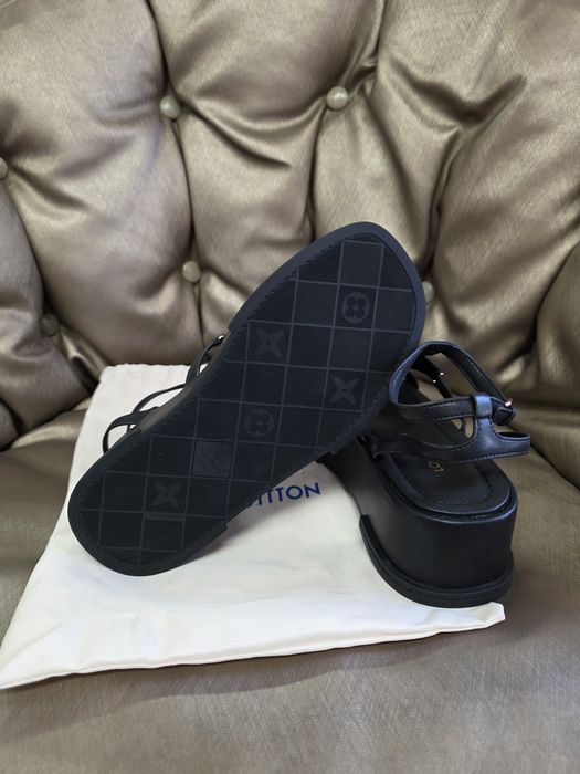 Сандали Louis Vuitton