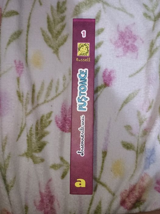 Carte Însemnările unei puștoaice vol.1