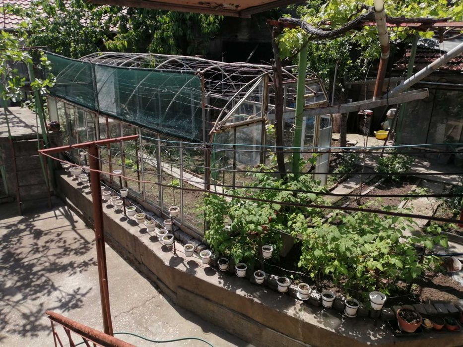 Двуетажна каменна къща в центъра на град Свищов