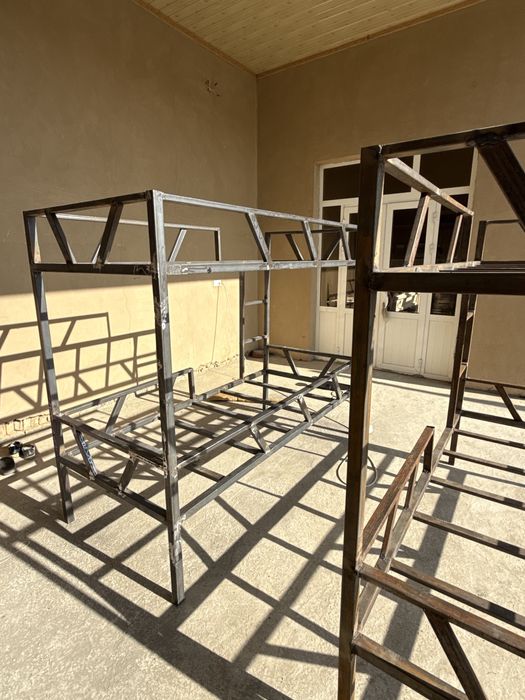 Двух ярусиный кровать