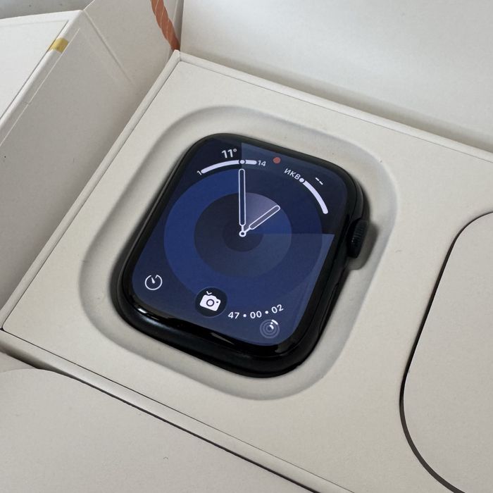 Apple Watch Series 9 45mm Midnight Al Midnight SB M/L GPS