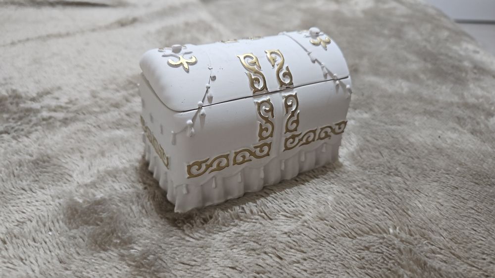 Тойбастар из гипса