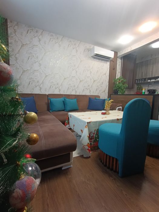 3 броя табуретки+6 възглавнички