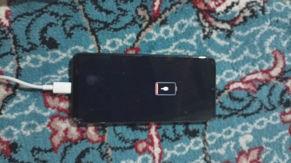 Poco m3 zapchastga beriladi 180k