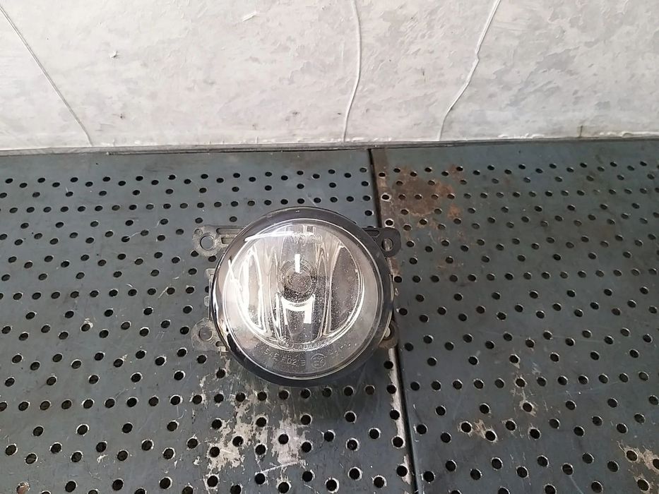 Proiector ceata dreapta peugeot 307 sw facelift 9650001680