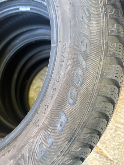 Зимни гуми 215/60/17 Pirelli