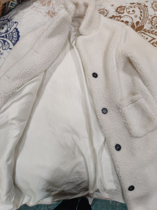 Дамско бяло палто