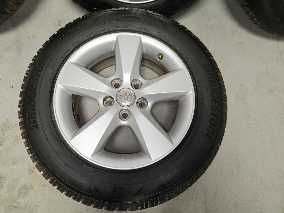 Продавам гуми с джанти.