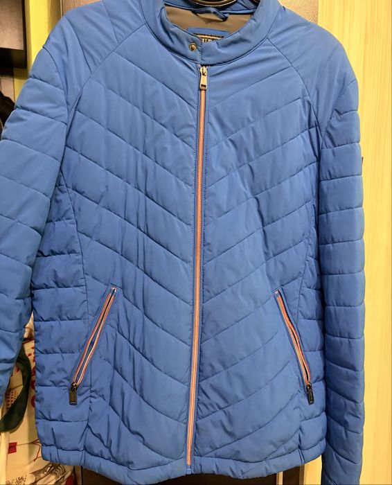 Мъжко яке на Guess