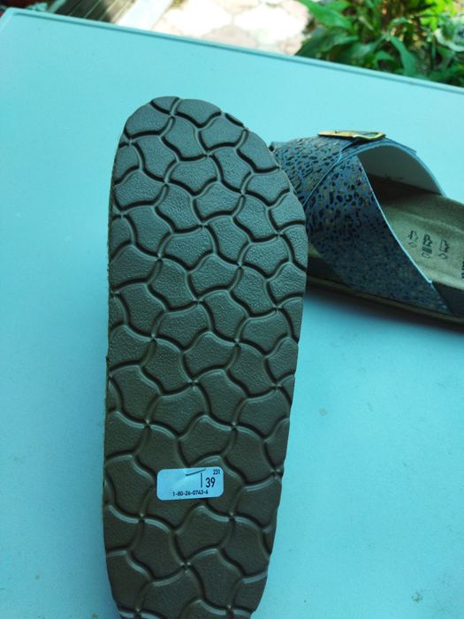 Нови чехли natura