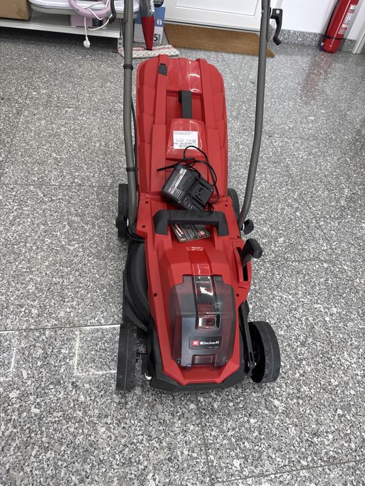 Masina de tuns gazonul Einhell GE CM 18/33Li cu acumulator si incarcator