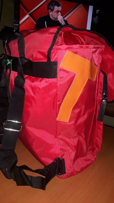 Ghiozdane școlare Beneton noi sigilate cu etichetă ieftine