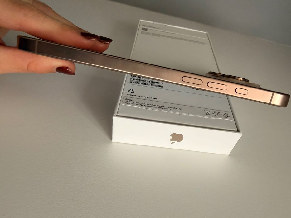 iPhone 16 pro max в гаранция