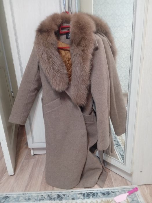 Пальто женский...
