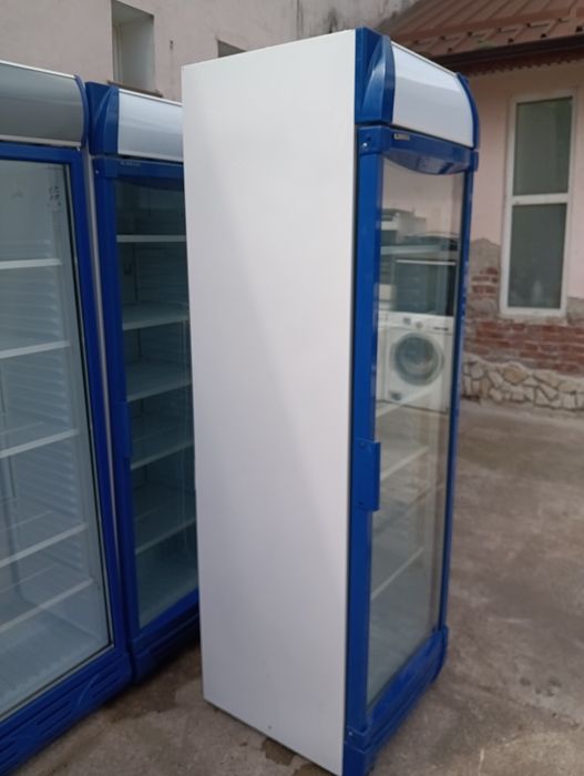 Вертикална плюсова хладилна витрина за бира, вода , безалкохолни напитки и други с 12 месеца гаранция!