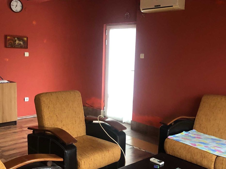 Продавам къща в квартал Марийно