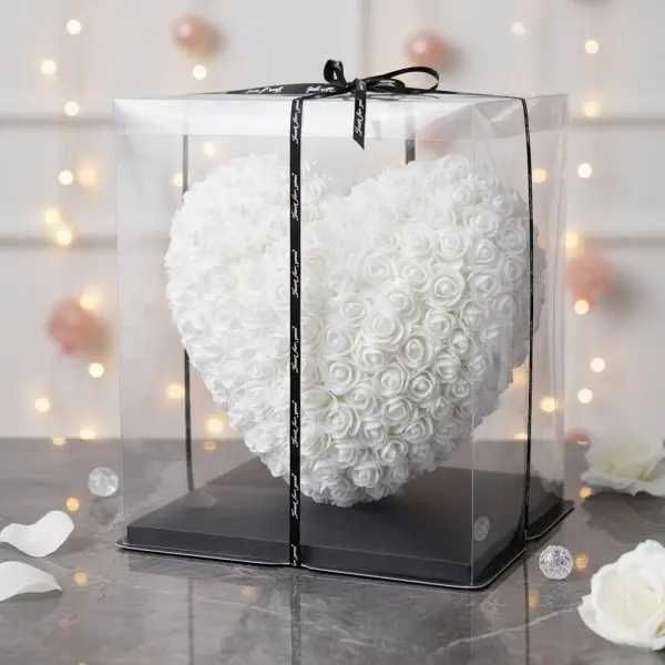 Артикул в кутия - сърце от изкуствени рози, в подаръчна кутия