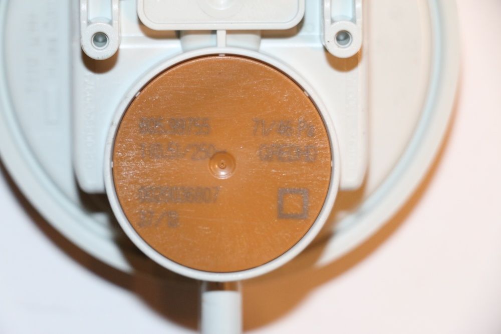 Presostat de aer 71 / 46 Pa centrala termica Saunier Duval Semia F24