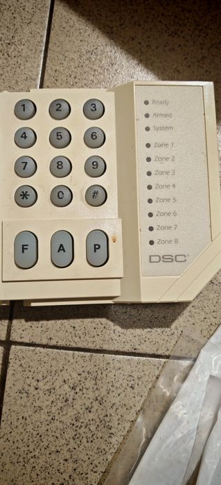 Продавам СОТ алармена система DSC PC 1616