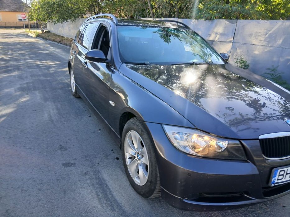 Vand bmw 320 ,2007,163 de cai distribuție in fata