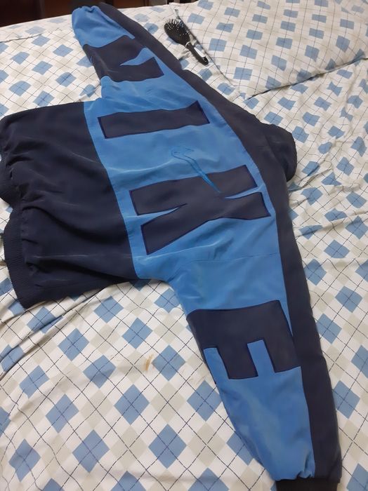 Спортивная куртка NIKE