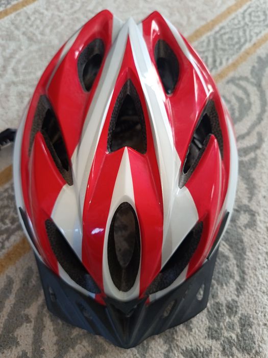 Комбез и каска для велоспорта