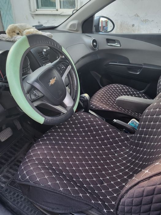 Продам Chevrolet Aveo T300, 2014 год