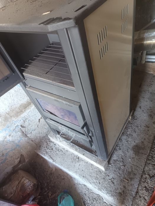 Termo semineu pe lemne, brichete și cărbune fornnelo BRM E,24 KW , cuptor