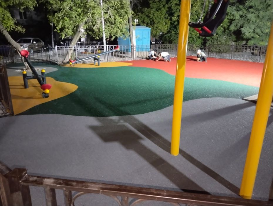 Тартан,резиновая крошка,бесшовные покрытие