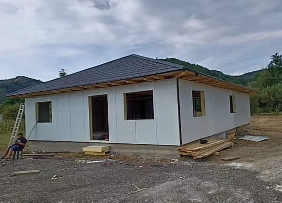 Vând și realizez case modulare cabane din lemn