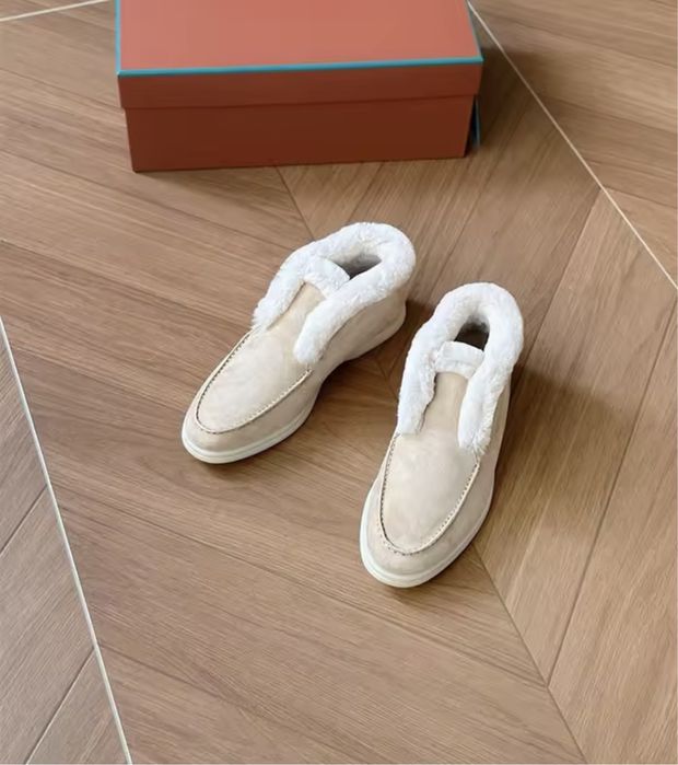 Дамски кремави обувки Loro**piana**