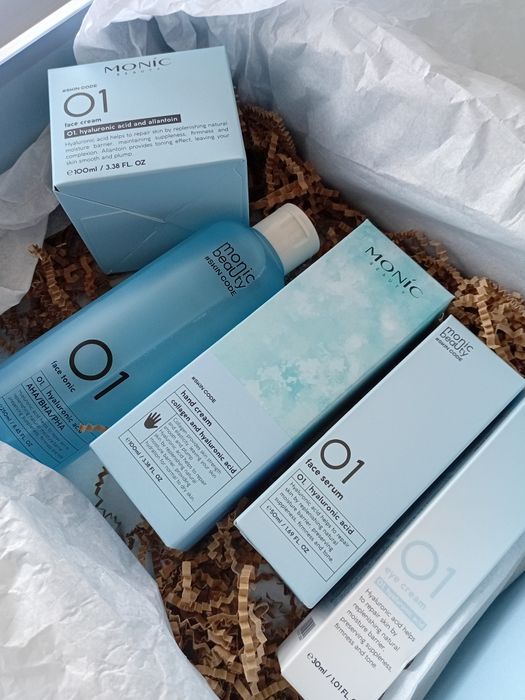 Набор косметики  MONIC