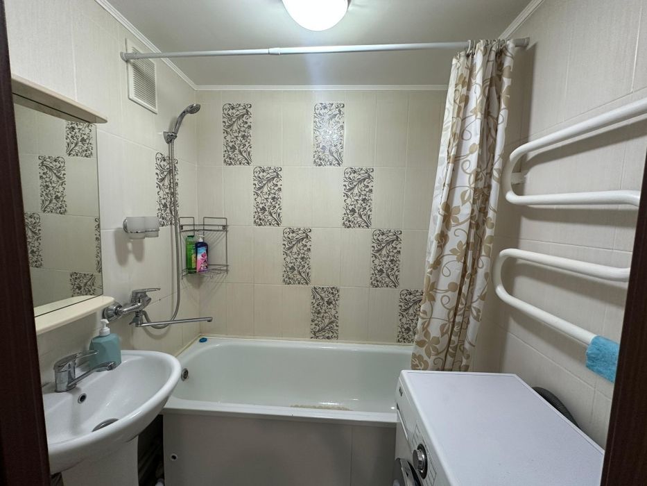 Посуточно сдам 2-х комнатную на КШТ