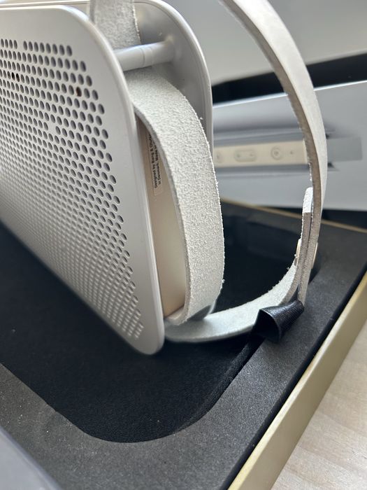 B&O Beoplay A2 wireless activ speaker