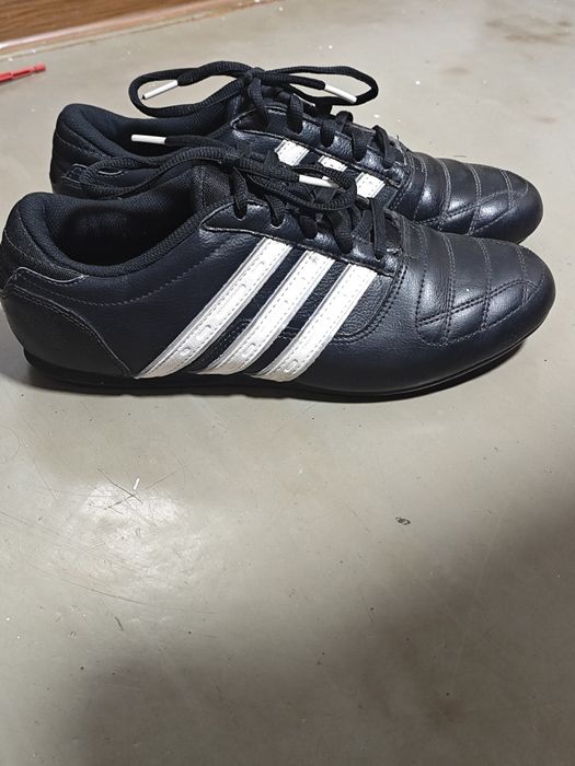 Продам кроссовки adidas