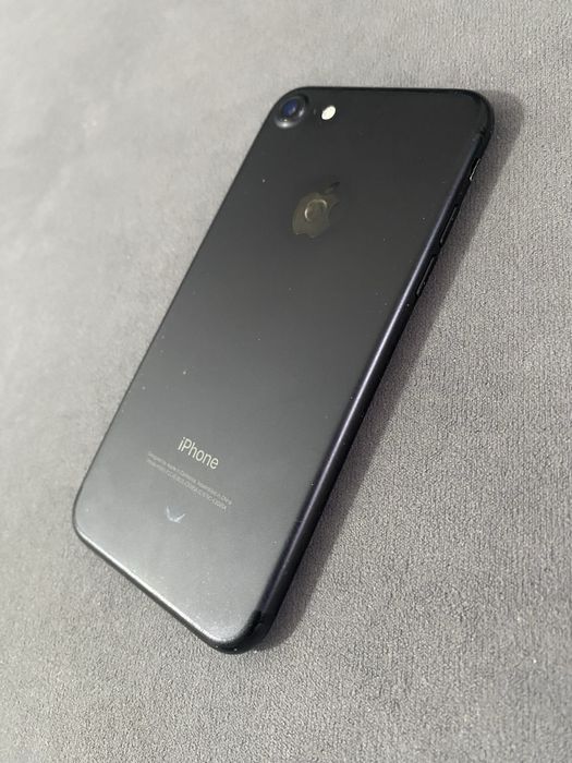 Продам Iphone 7 black 32gb