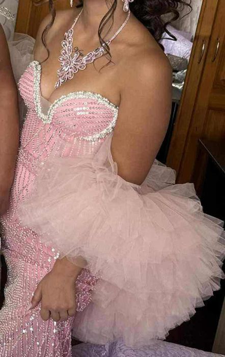 Продавам официална рокля